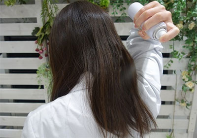 逆さにしても噴射可能